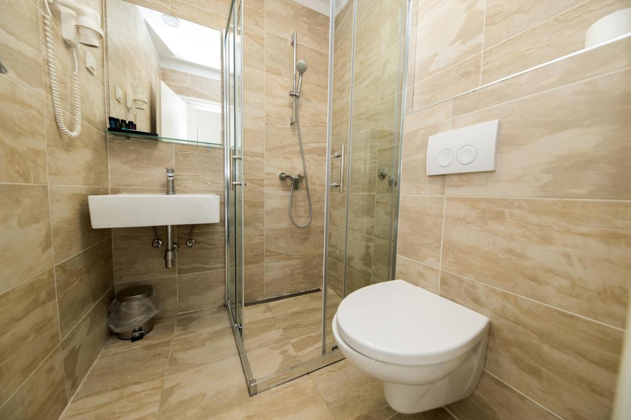 Rocky Beach Rooms Novi Vinodolski Exterior photo