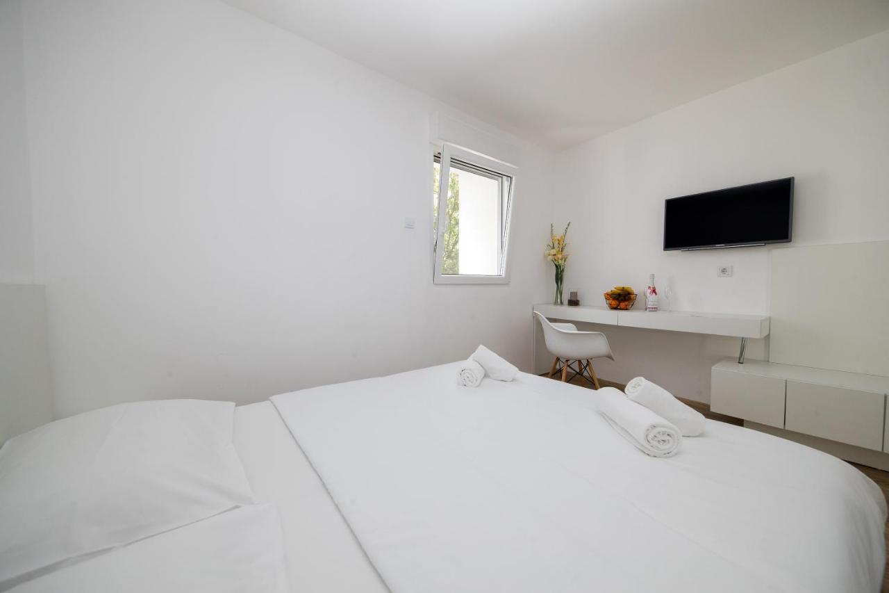 Rocky Beach Rooms Novi Vinodolski Exterior photo