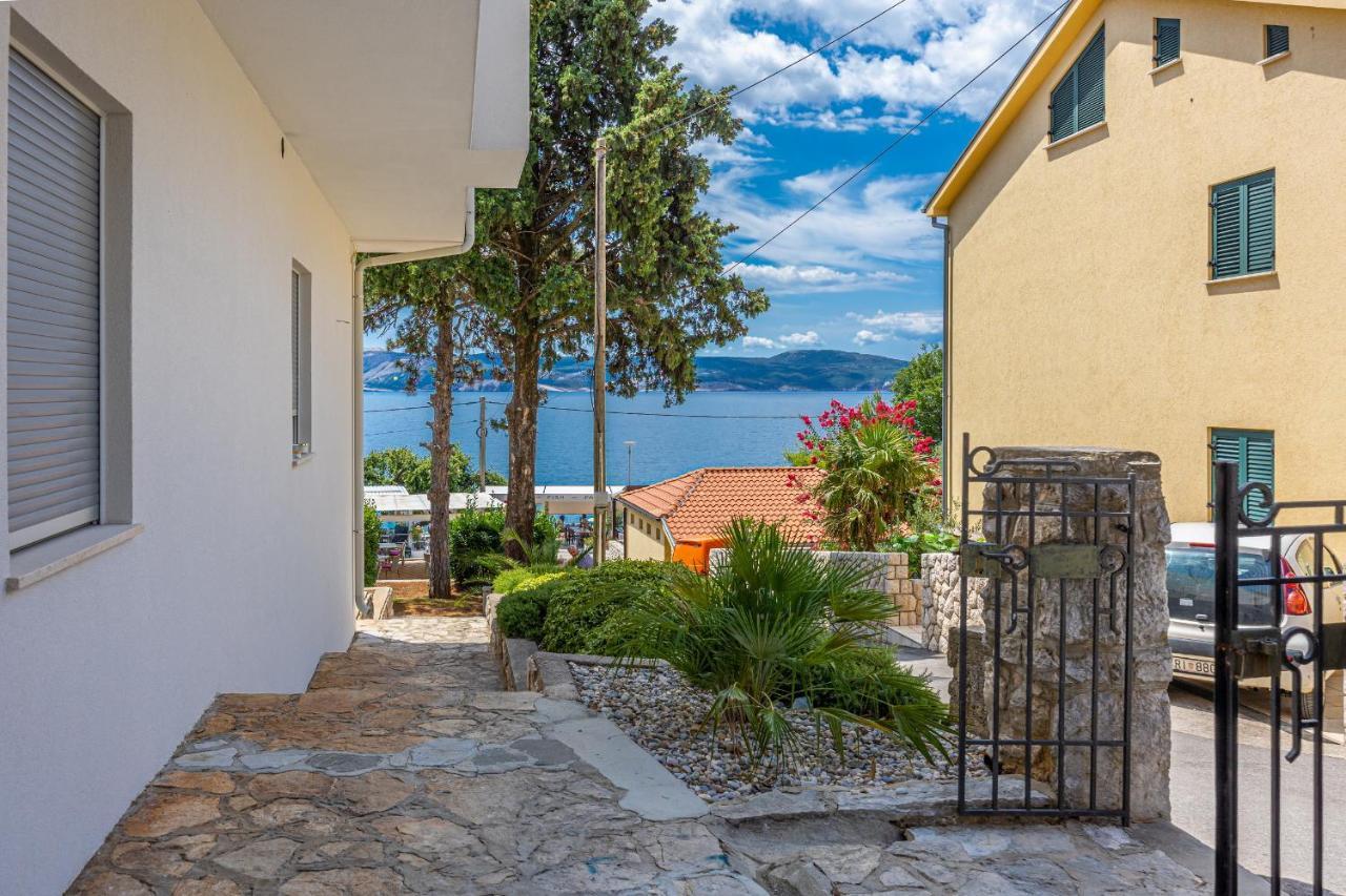 Rocky Beach Rooms Novi Vinodolski Exterior photo