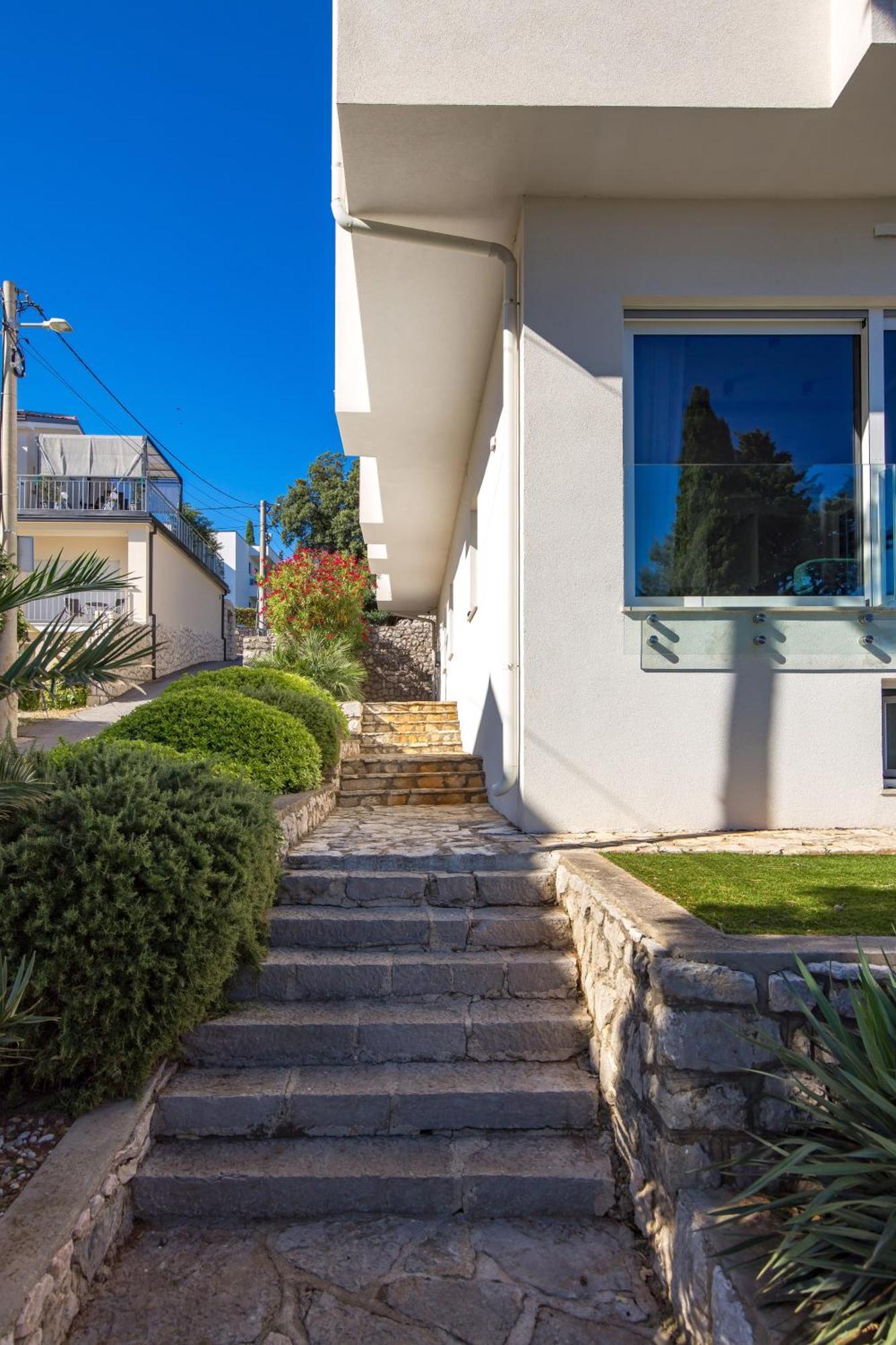 Rocky Beach Rooms Novi Vinodolski Exterior photo
