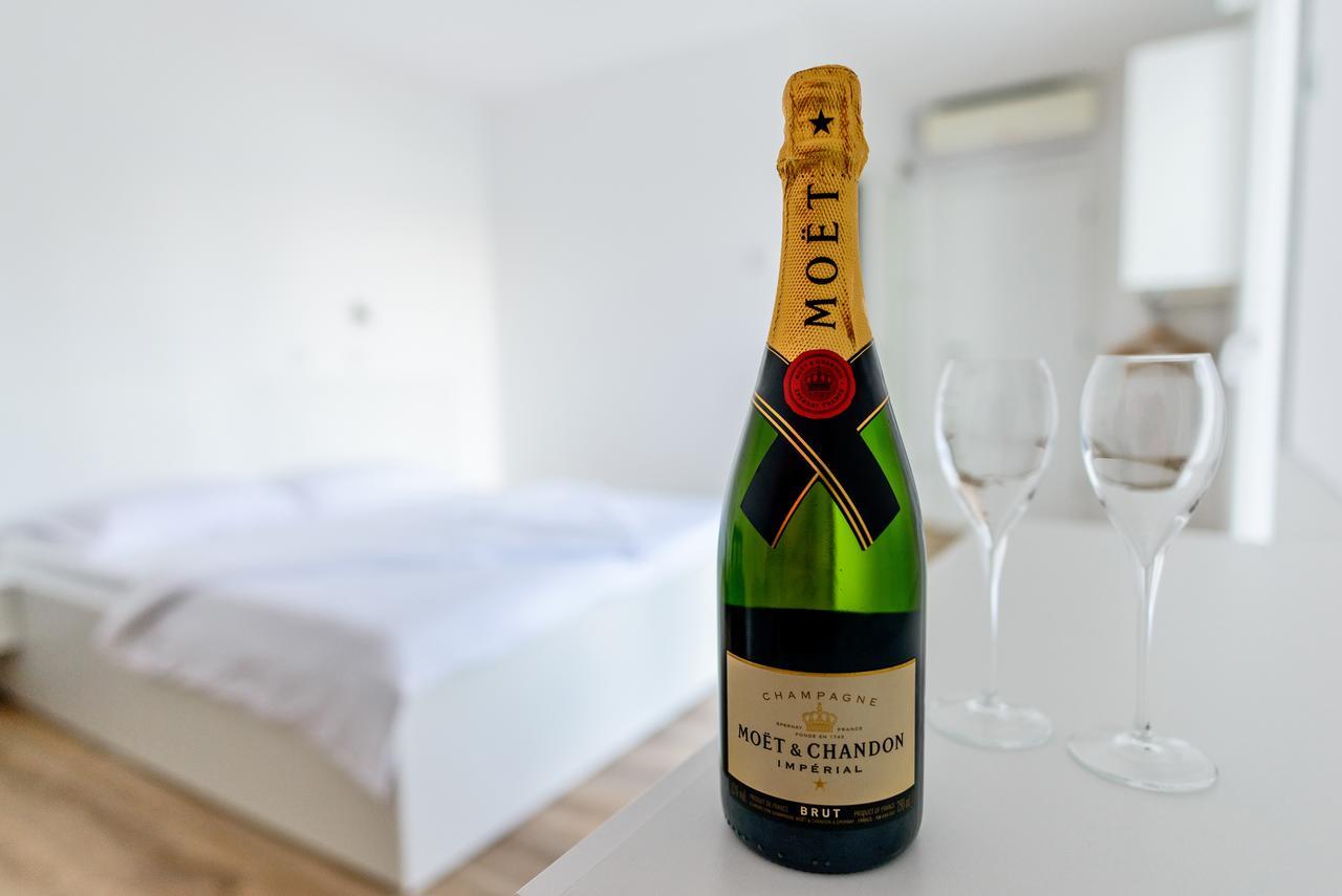 Rocky Beach Rooms Novi Vinodolski Exterior photo