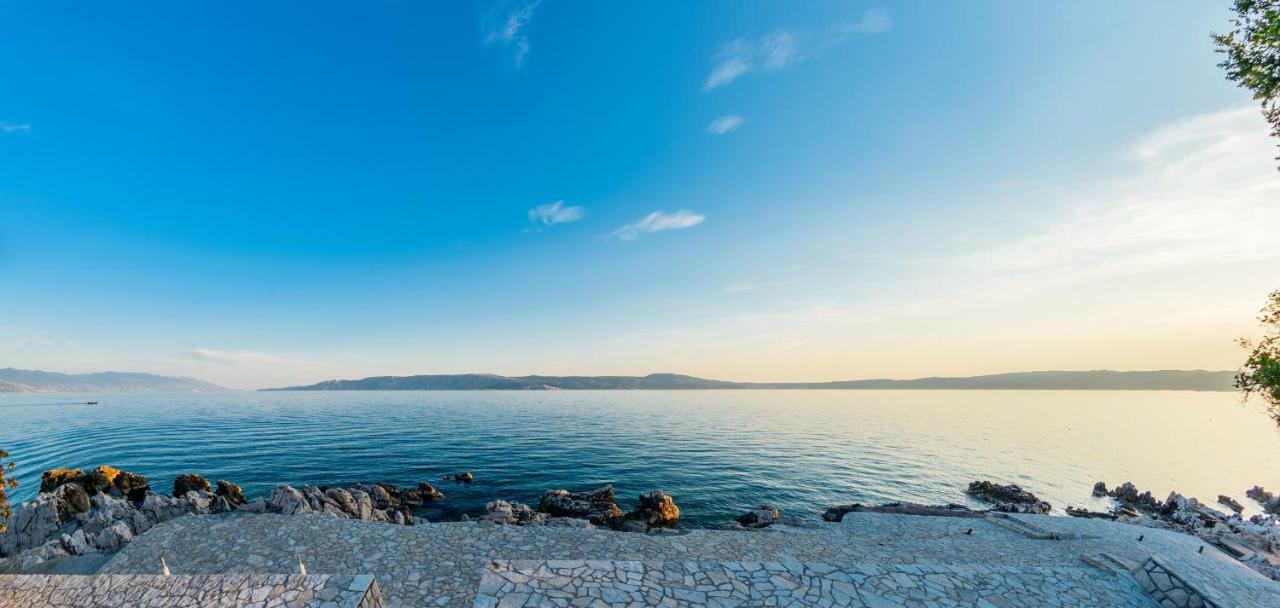 Rocky Beach Rooms Novi Vinodolski Exterior photo