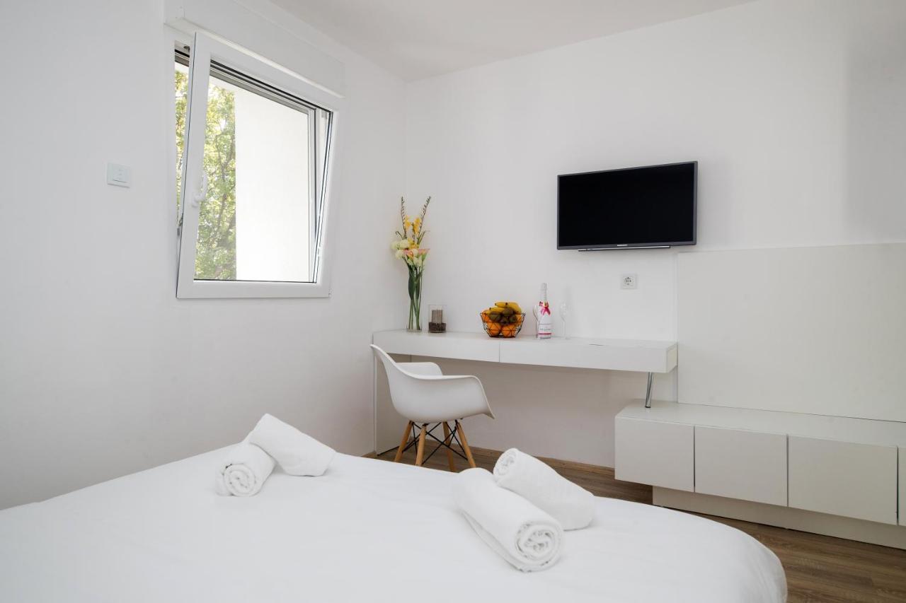 Rocky Beach Rooms Novi Vinodolski Exterior photo