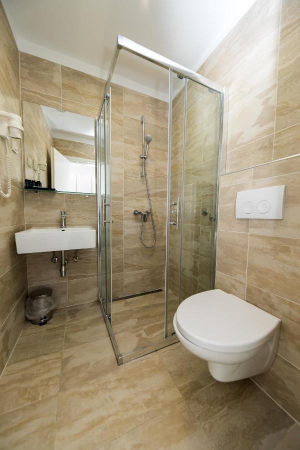 Rocky Beach Rooms Novi Vinodolski Exterior photo